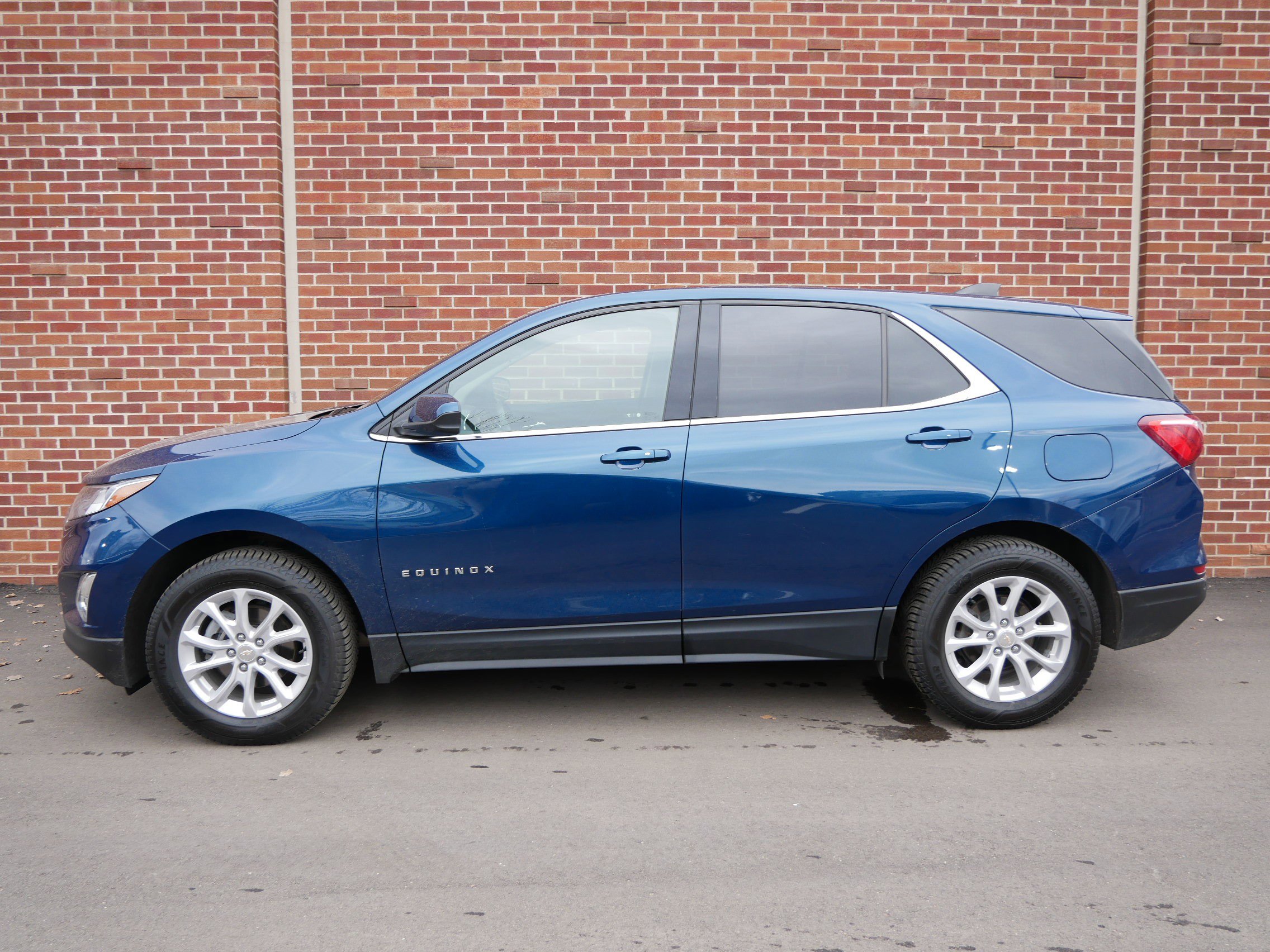 Used 2020 Chevrolet Equinox LT image 2