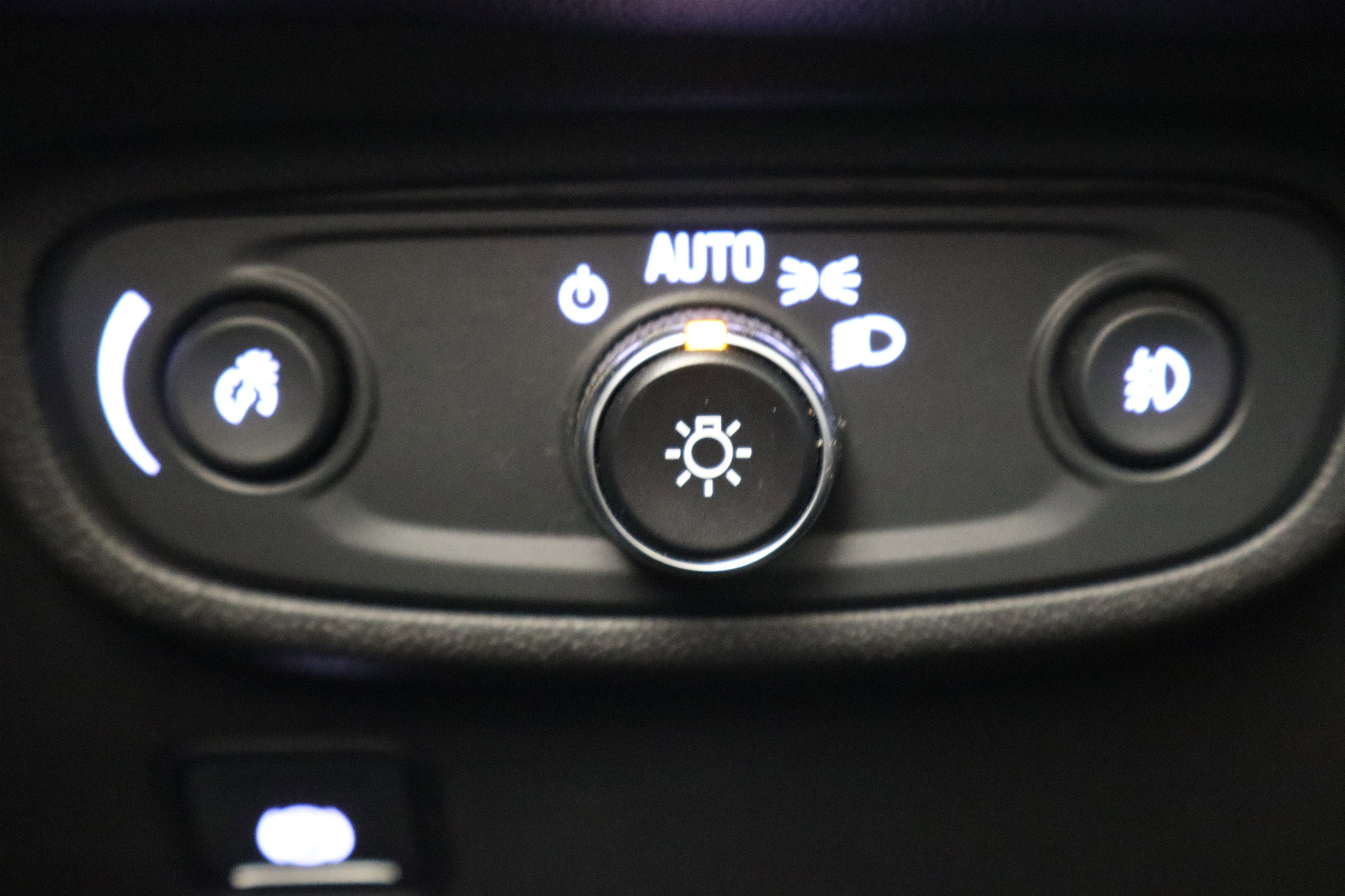 Used 2022 GMC Terrain SLT w/ LPO, Floor Liner Package AWD/4WD image 31