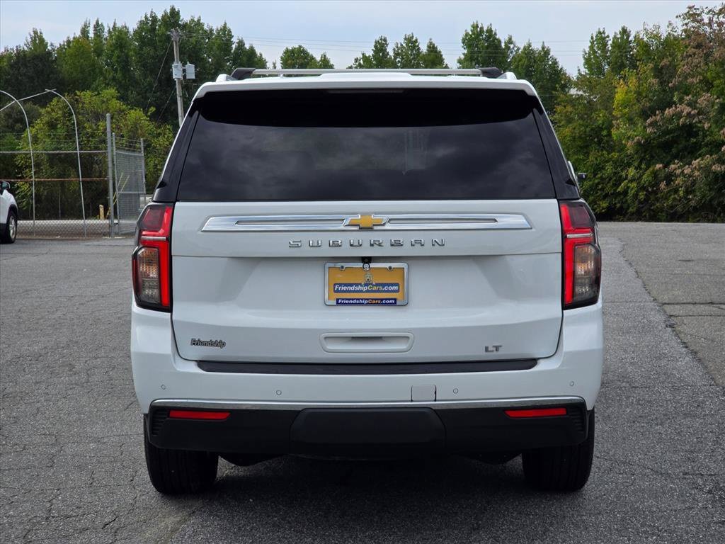 Used 2022 Chevrolet Suburban LT w/ Luxury Package RWD image 23