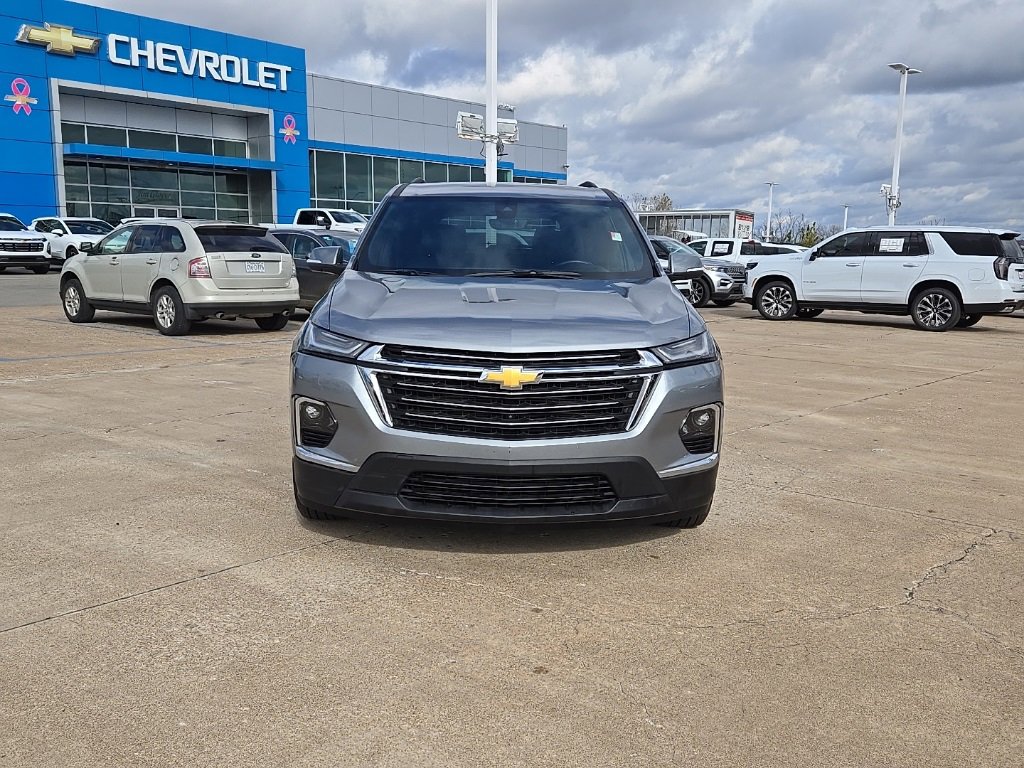 Used 2023 Chevrolet Traverse LT w/ Rear Camera Mirror Package image 9