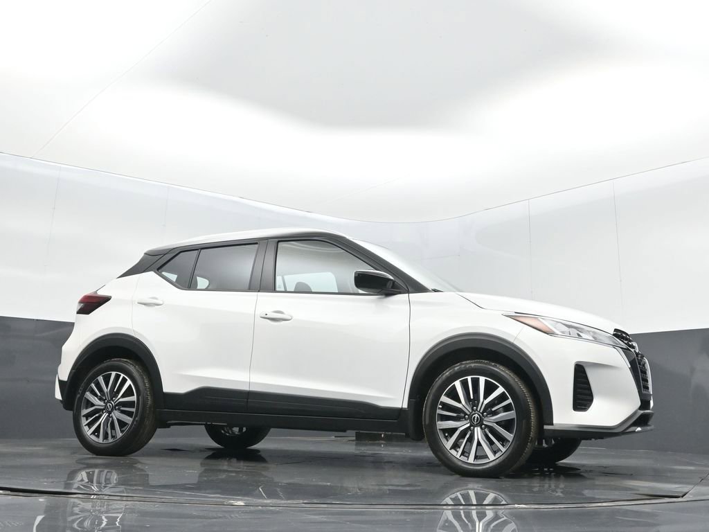 Used 2024 Nissan Kicks SV FWD image 29