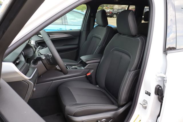 New 2026 Jeep Grand Cherokee Laredo AWD/4WD image 9