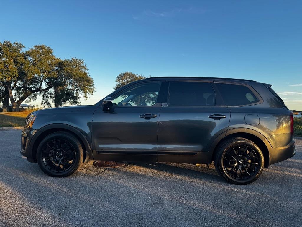 Used 2022 Kia Telluride SX w/ SX Prestige Package AWD/4WD image 2