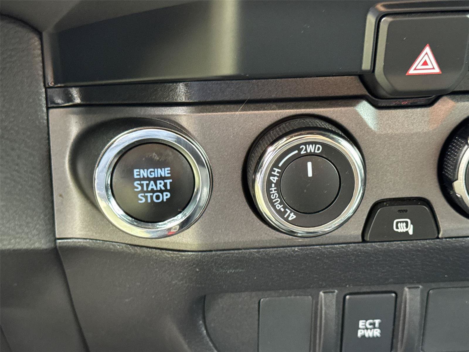 Used 2023 Toyota Tacoma TRD Sport AWD/4WD image 31