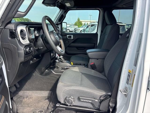Used 2024 Jeep Wrangler Unlimited Sahara AWD/4WD image 13
