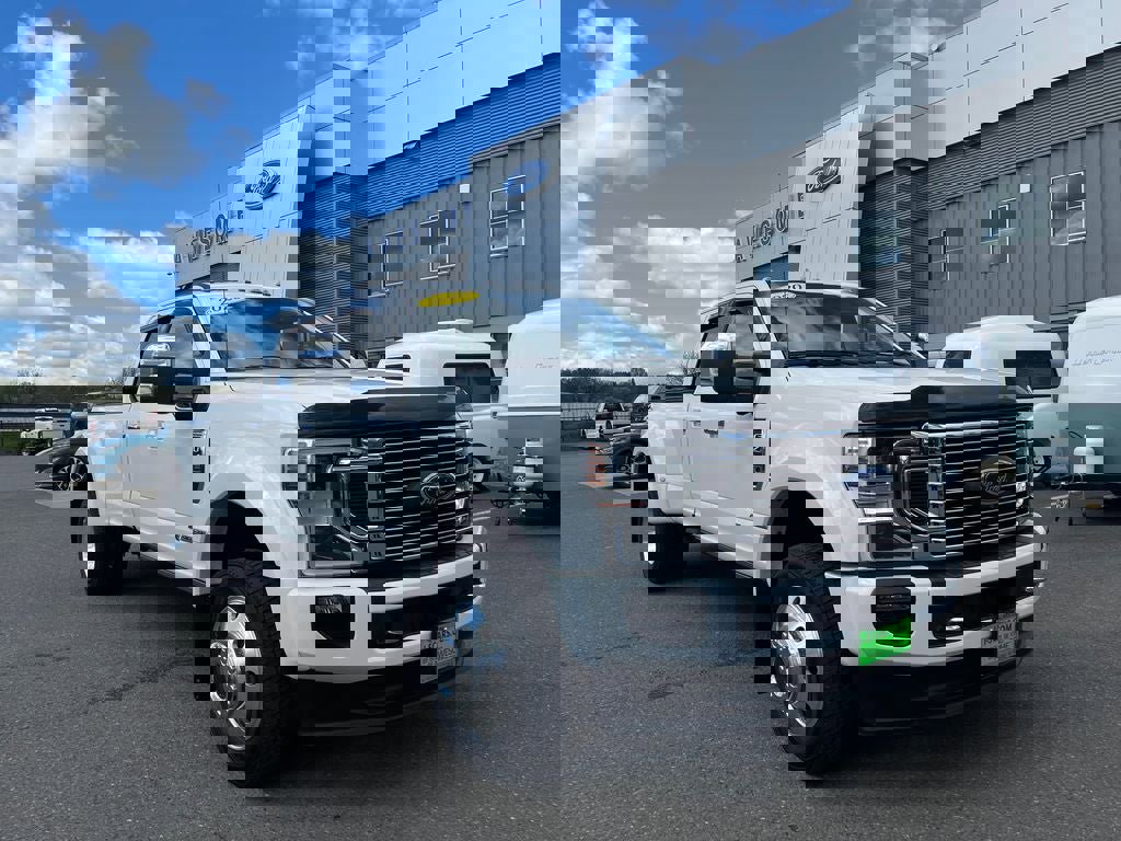 Used 2020 Ford F450 Platinum w/ Camper Package image 9