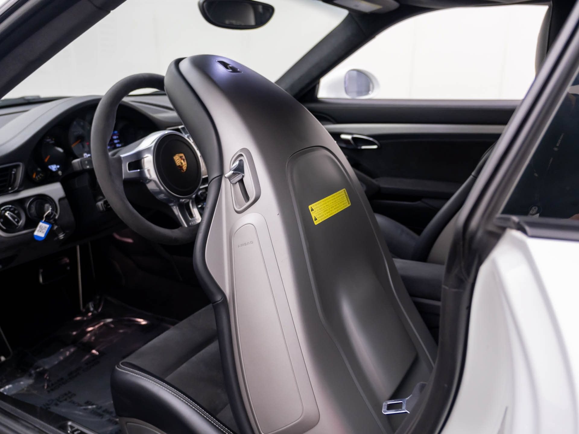 Certified 2015 Porsche 911 GT3 w/ Sound Package Plus RWD image 22