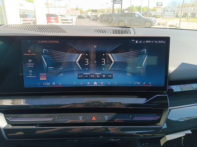 New 2025 BMW 530i xDrive w/ Premium Package AWD/4WD image 32