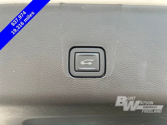 Used 2023 Chevrolet Traverse RS w/ LPO, Floor Liner Package image 26