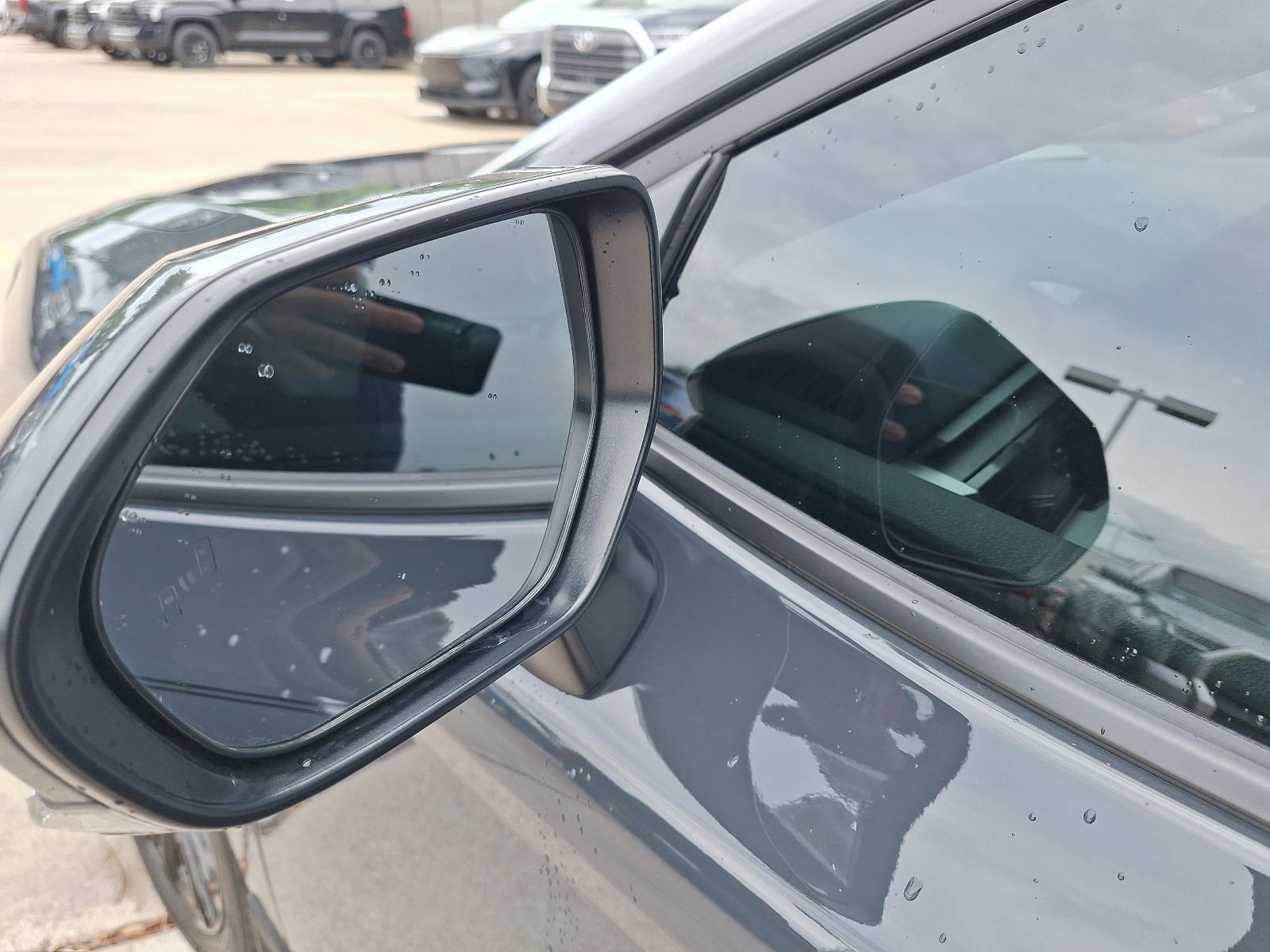 Used 2025 Toyota Camry SE FWD image 14