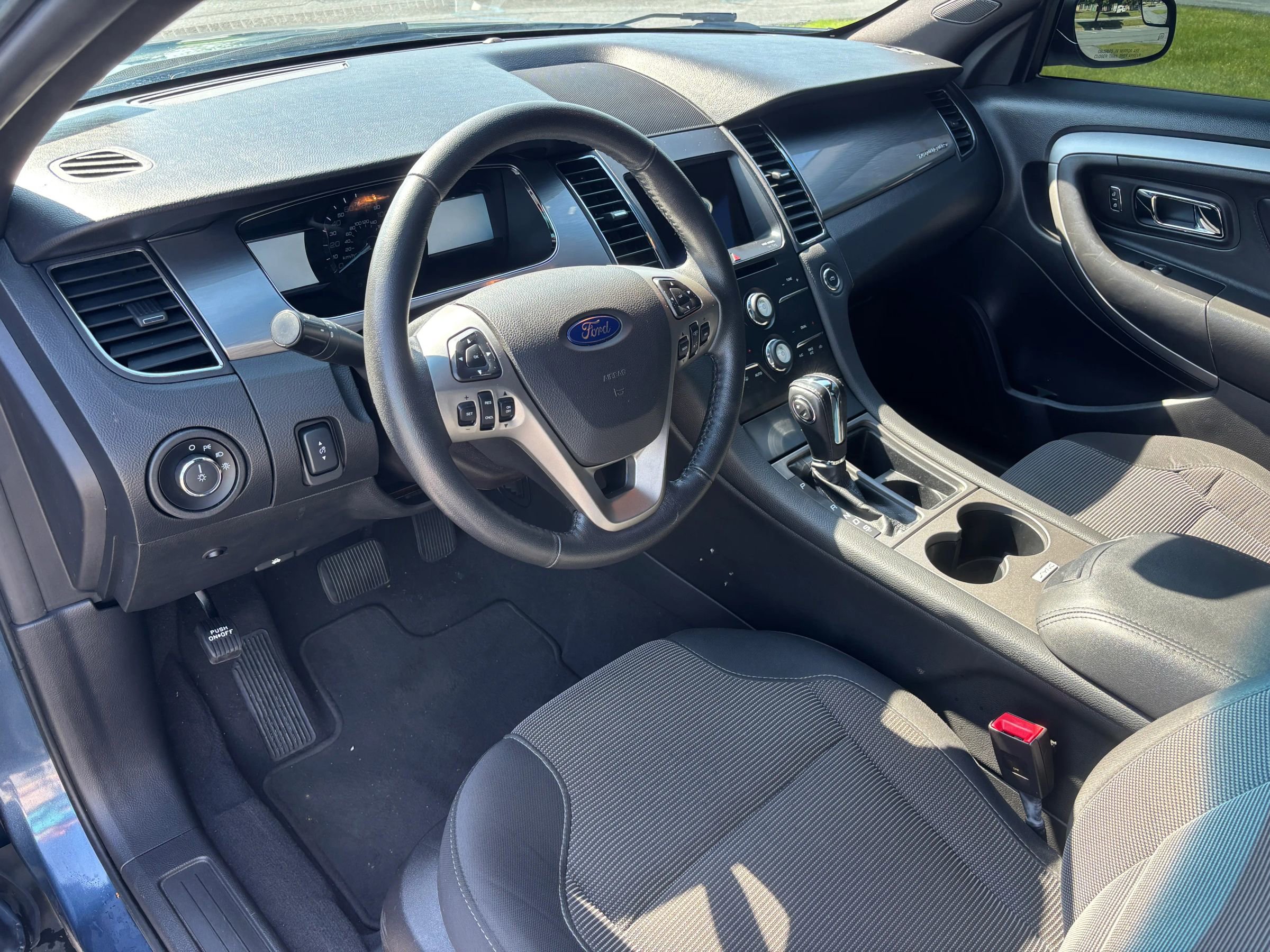 Used 2018 Ford Taurus SEL w/ Equipment Group 201A FWD image 12