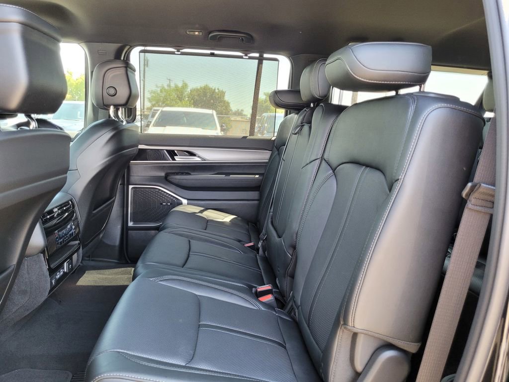 New 2025 Jeep Wagoneer L Series II w/ Convenience Group I image 12