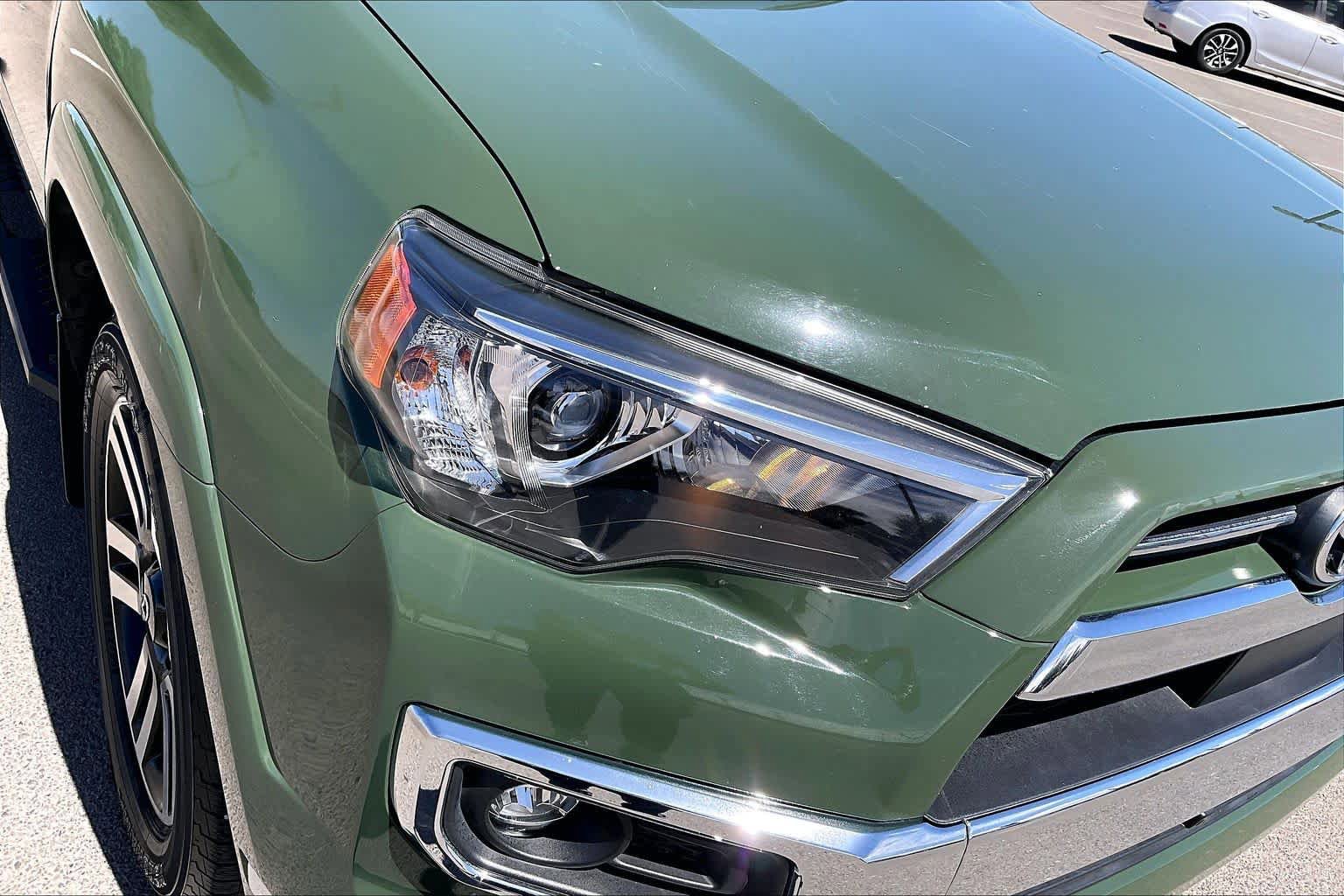 Used 2022 Toyota 4Runner Limited AWD/4WD image 27