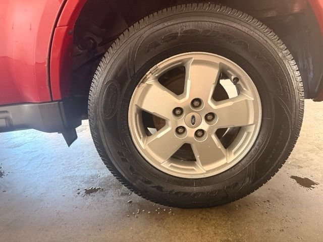 Used 2010 Ford Escape XLS FWD image 6