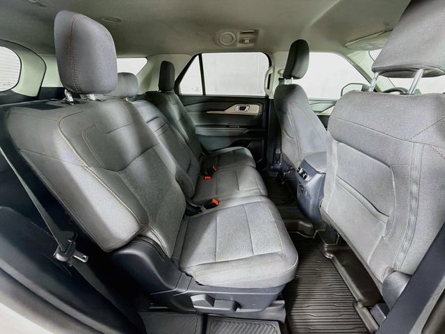 Used 2025 Ford Explorer Active AWD/4WD image 28