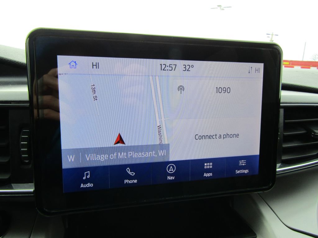 Used 2024 Ford Explorer XLT w/ Equipment Group 202A AWD/4WD image 28