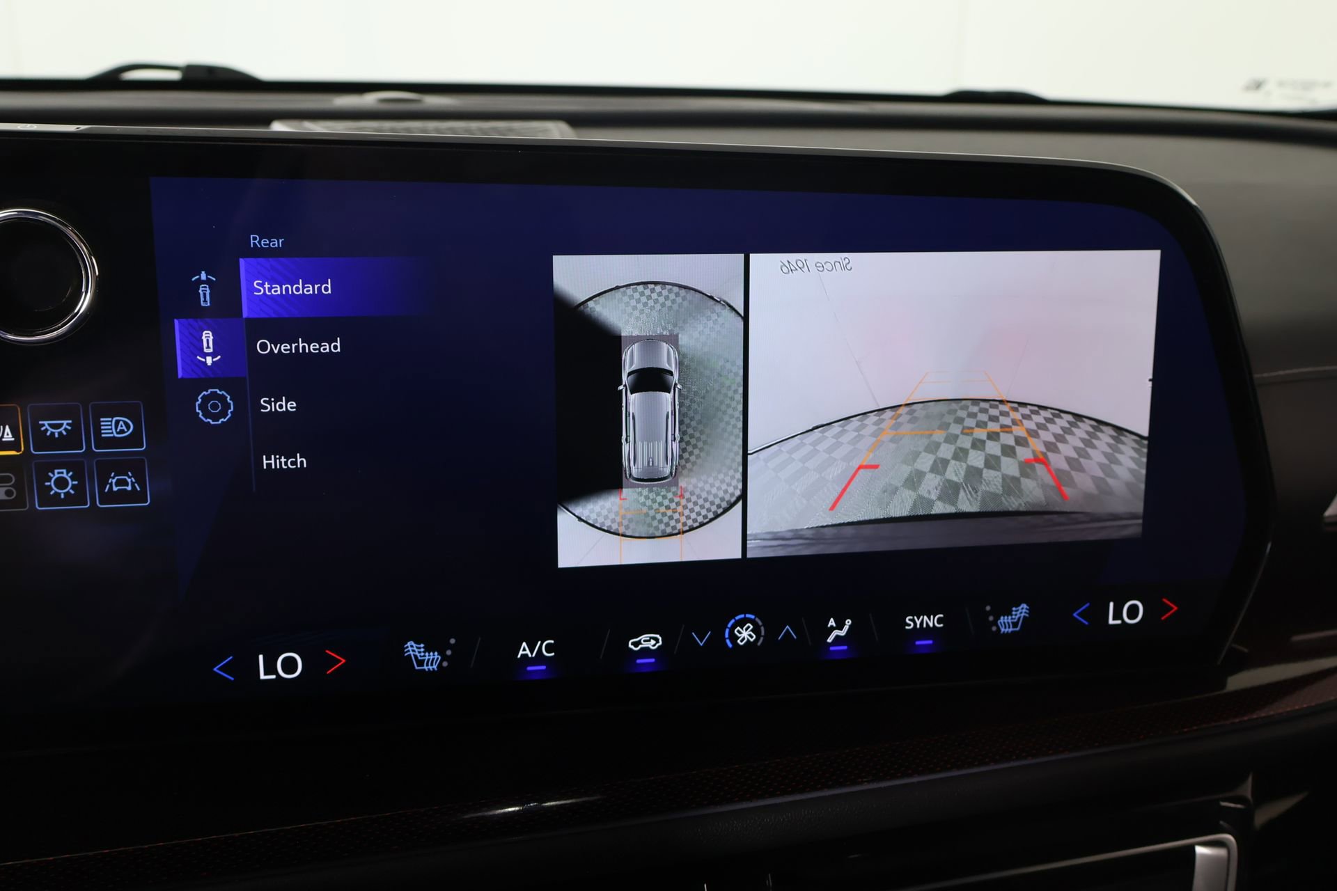 Used 2024 Chevrolet Traverse Z71 w/ Enhanced Driving Package image 6