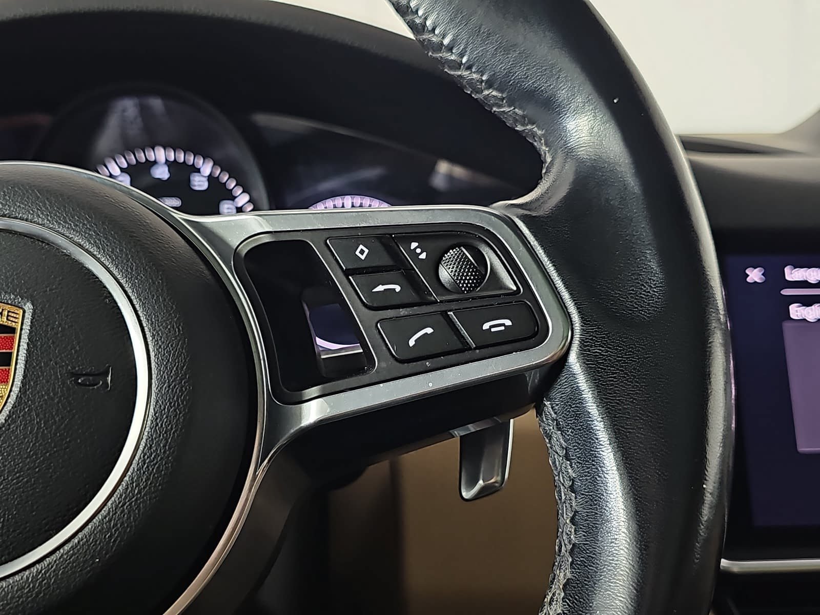 Used 2023 Porsche Cayenne Platinum Edition AWD/4WD image 18