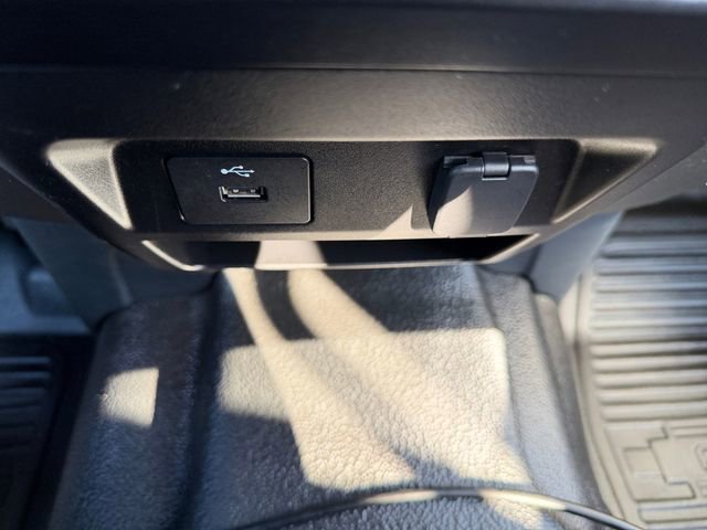 Used 2022 Ford F550 4x4 Crew Cab Super Duty image 24