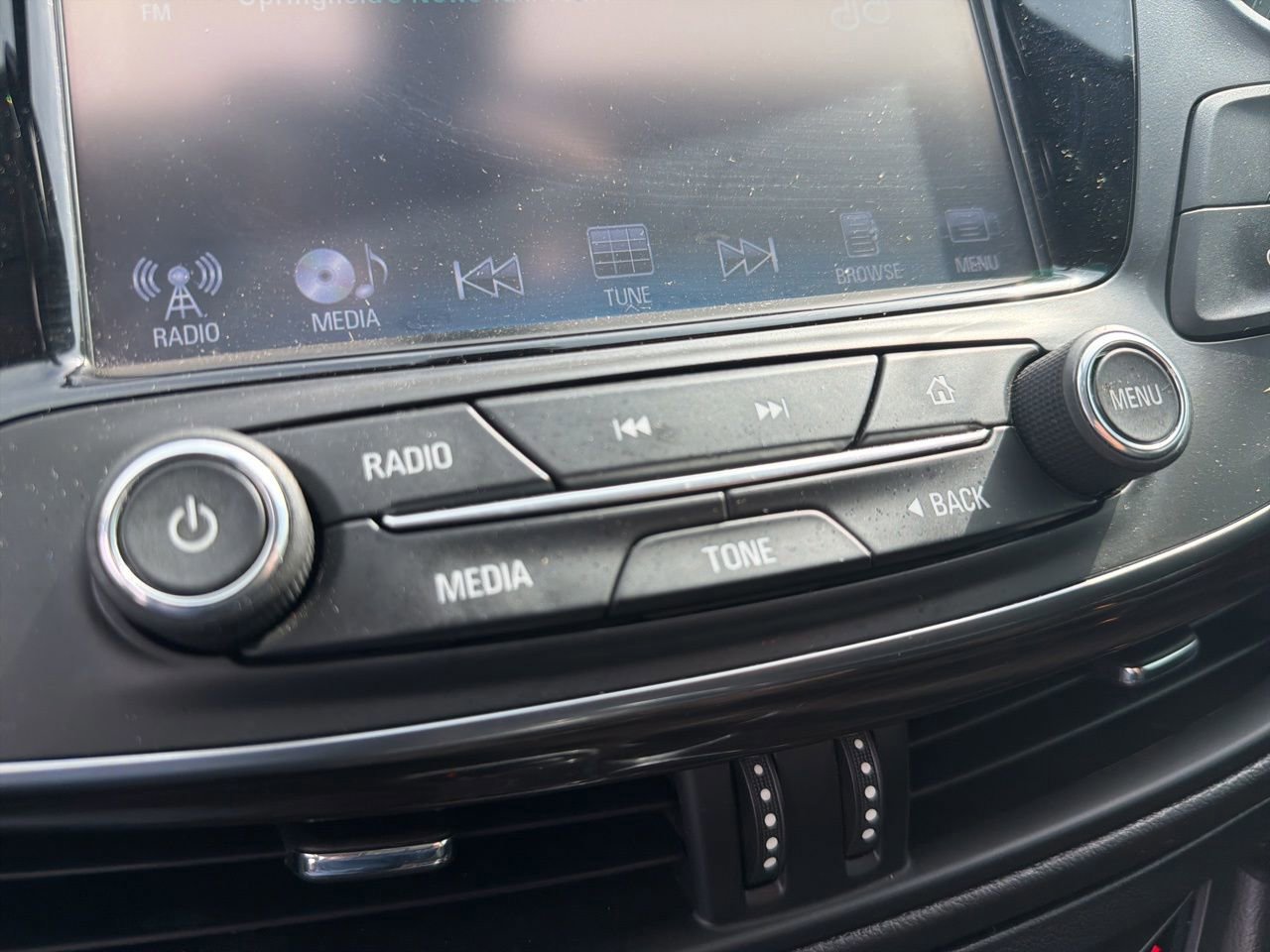 Used 2020 Buick Envision Essence image 23