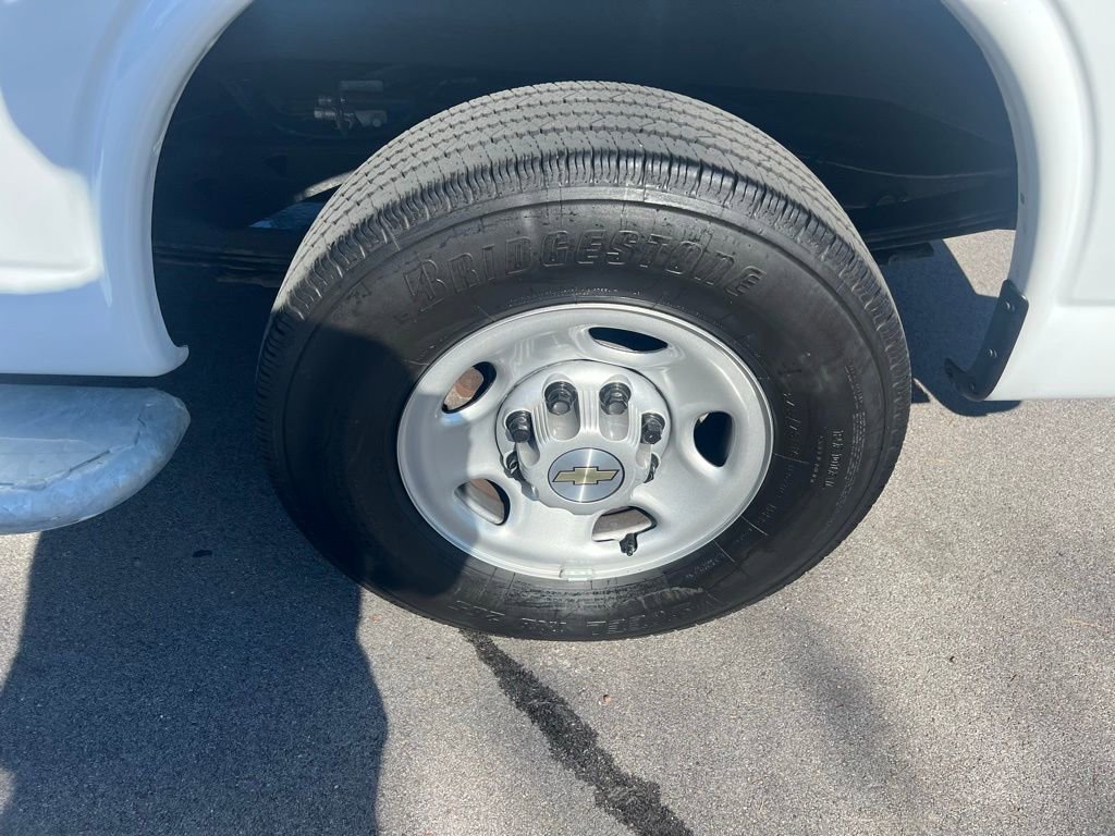 Used 2024 Chevrolet Express 2500 w/ Driver Convenience Package image 13