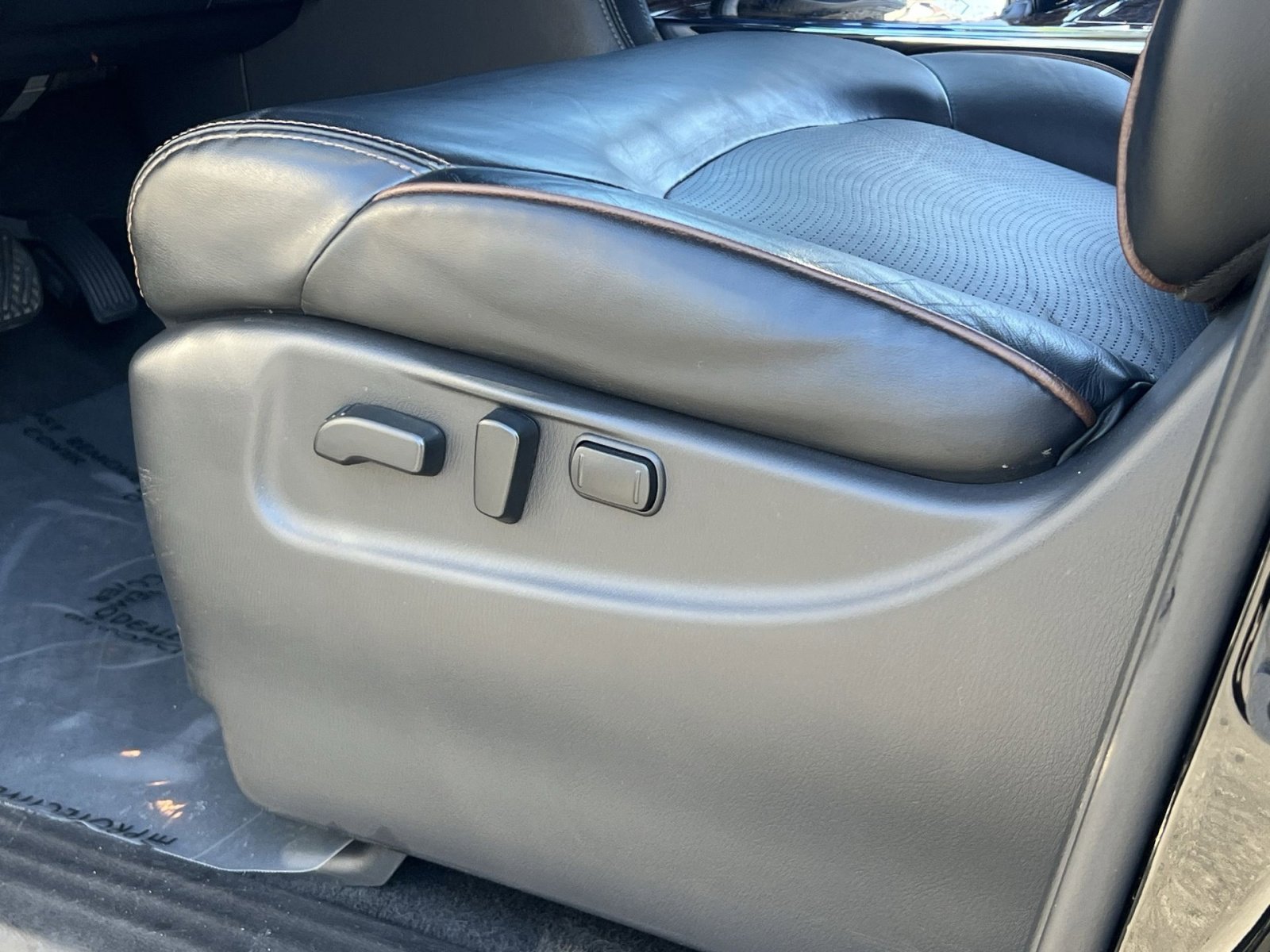 Used 2020 Nissan Armada SL w/ Premium Package image 12