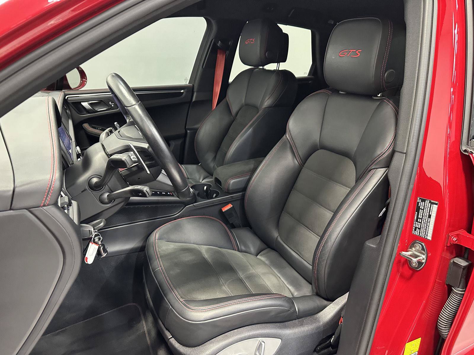 Certified 2023 Porsche Macan GTS AWD/4WD image 5