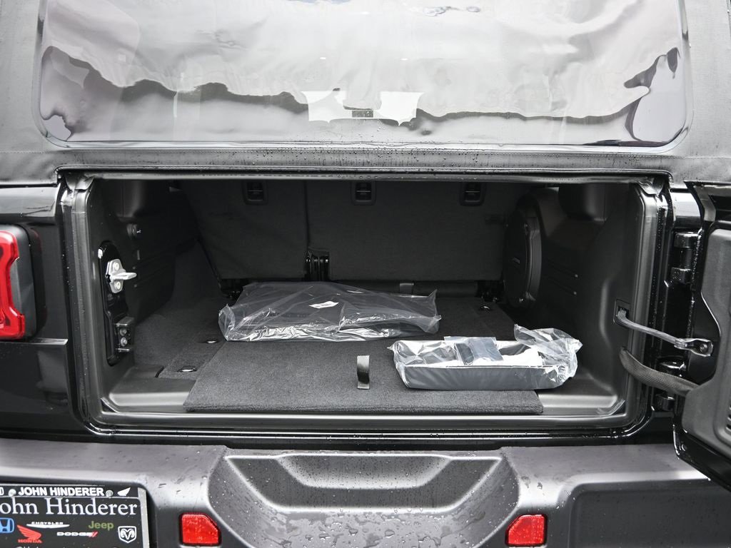 New 2025 Jeep Wrangler Unlimited Rubicon w/ Technology Group image 14
