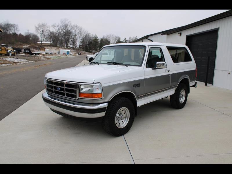 Used 1995 Ford Bronco XLT image 1