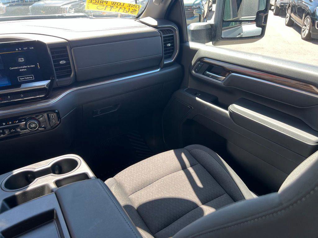 Used 2025 Chevrolet Silverado 3500 LT w/ All Star Edition image 27