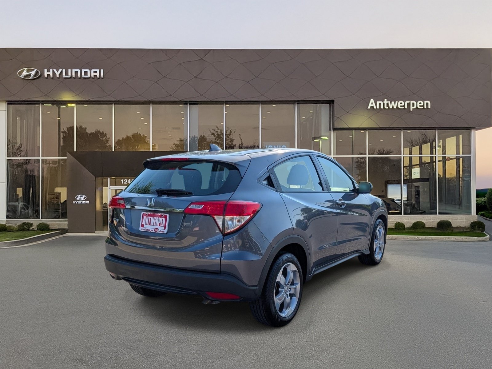 Used 2019 Honda HR-V LX image 3