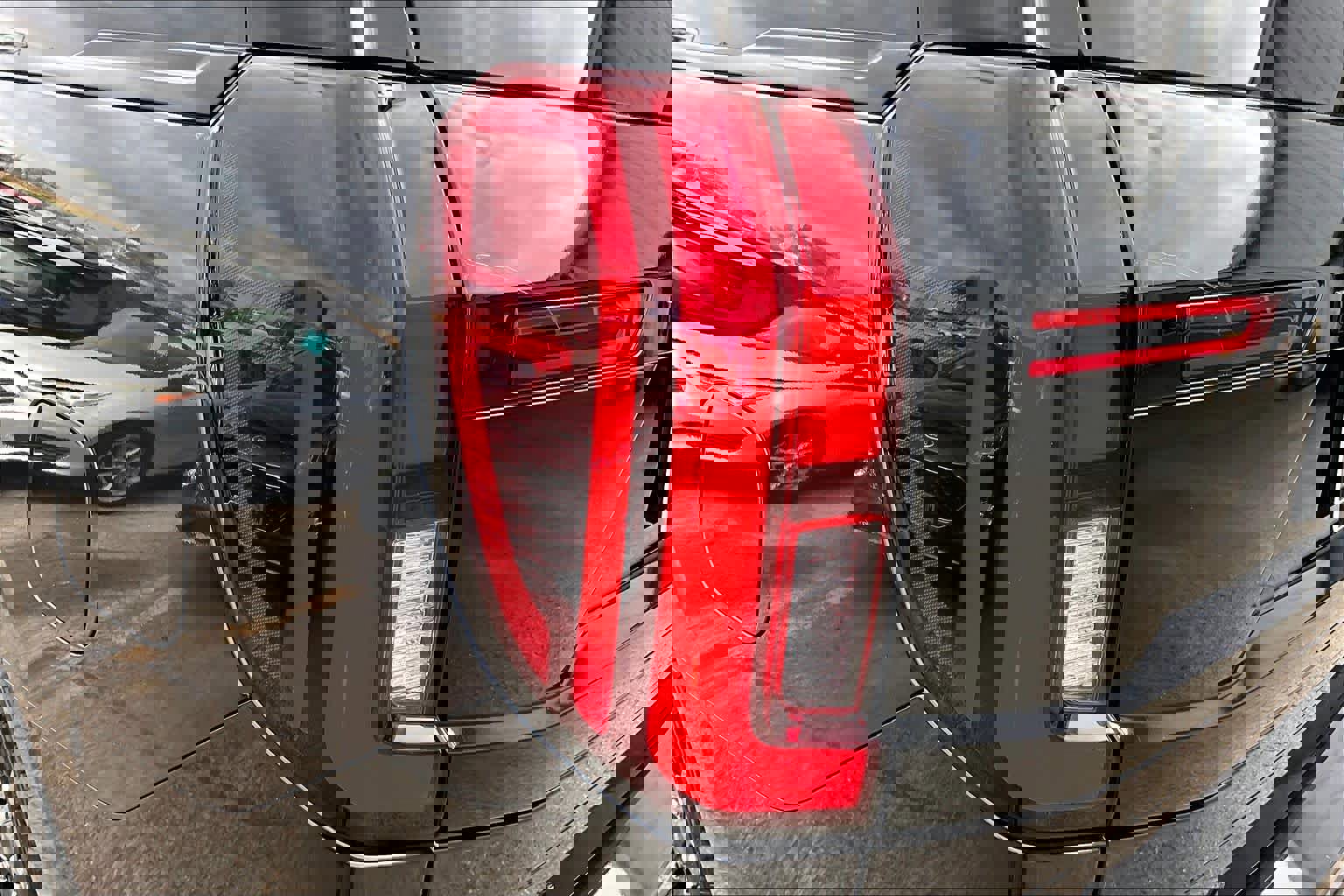 Certified 2025 Ford Expedition Platinum w/ Stealth Appearance Package image 28