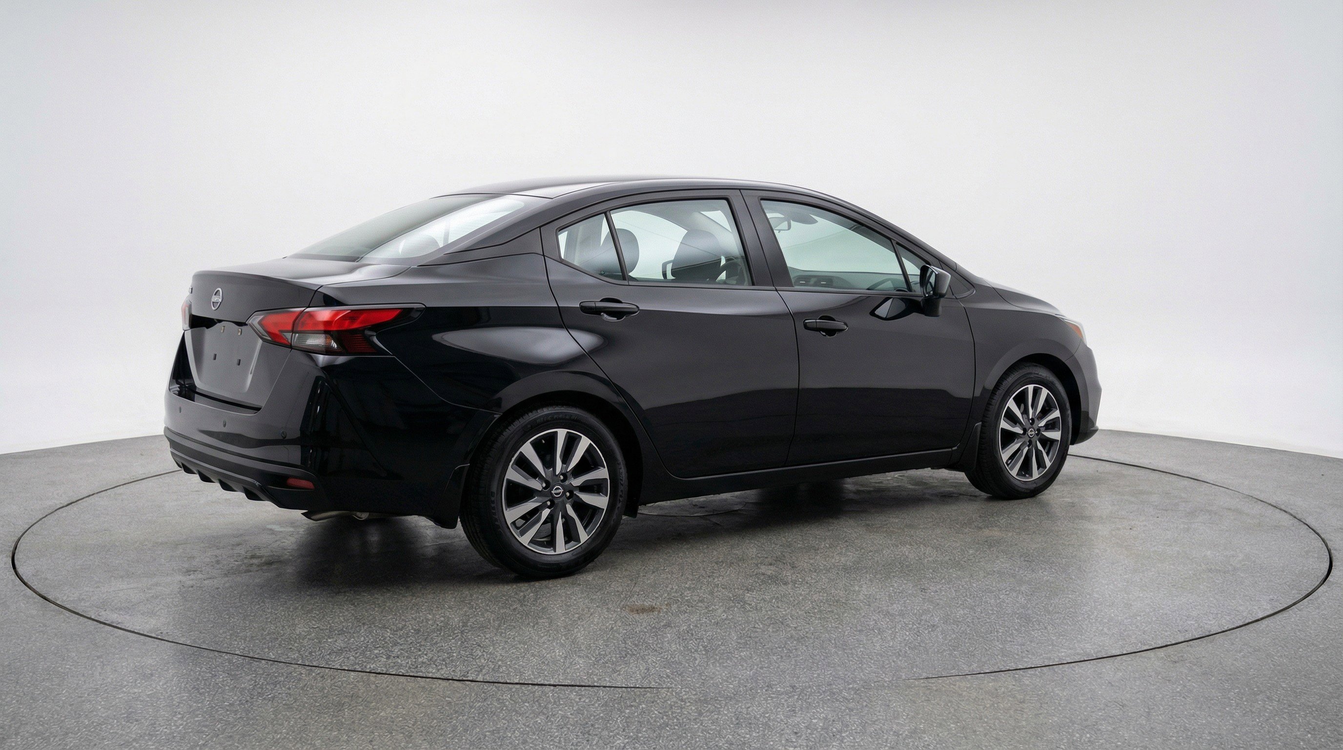 Used 2025 Nissan Versa SV FWD image 9