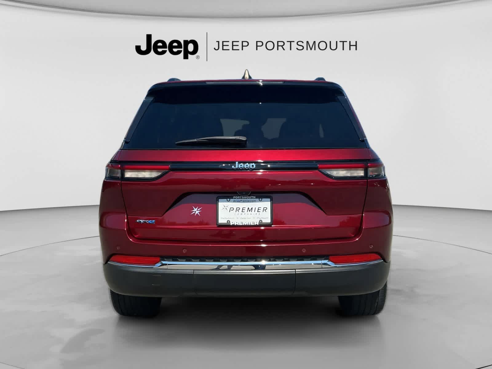 Used 2023 Jeep Grand Cherokee 4WD 4xe image 4