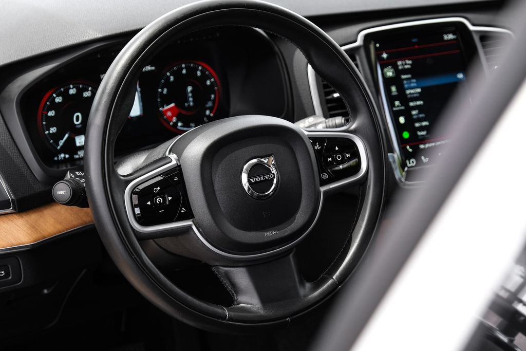 Used 2021 Volvo XC90 T6 Momentum w/ Climate Package AWD/4WD image 15