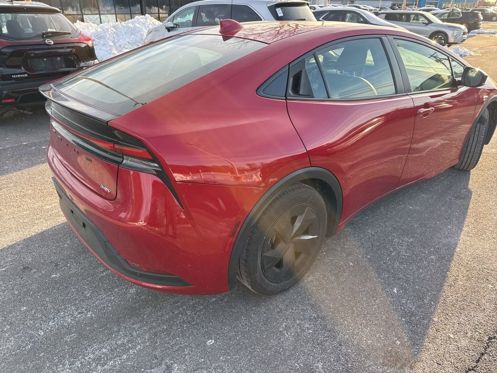 Used 2024 Toyota Prius LE image 3