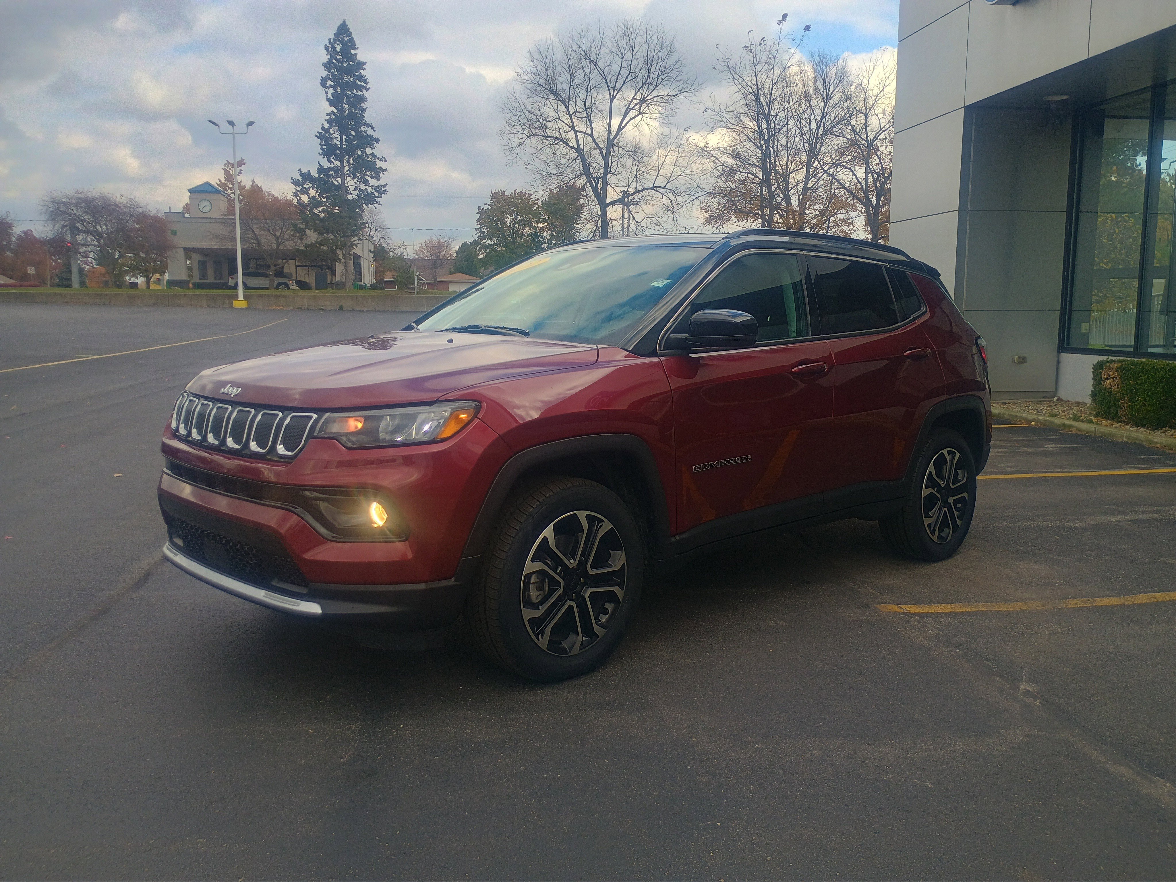 Used 2022 Jeep Compass Limited image 3