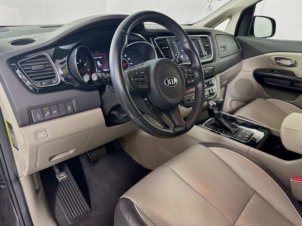 Used 2018 Kia Sedona EX image 9