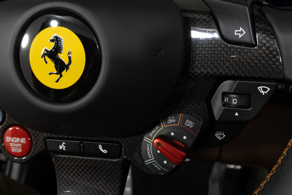 Used 2021 Ferrari 812 GTS image 34