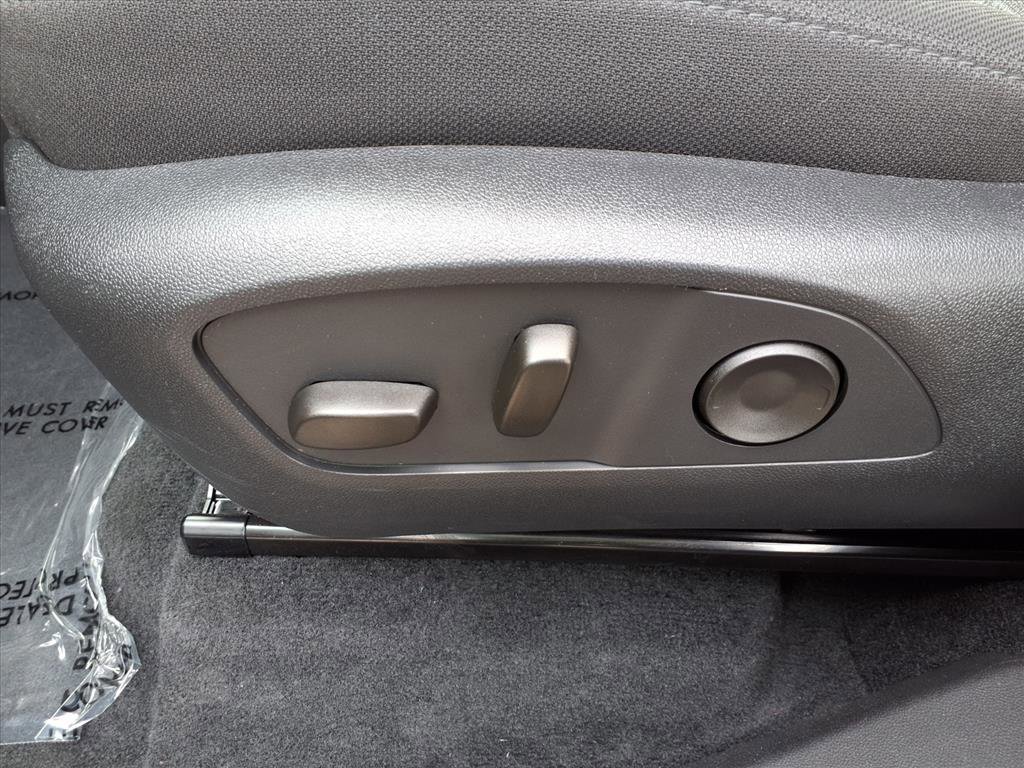 Used 2025 GMC Acadia Elevation image 15