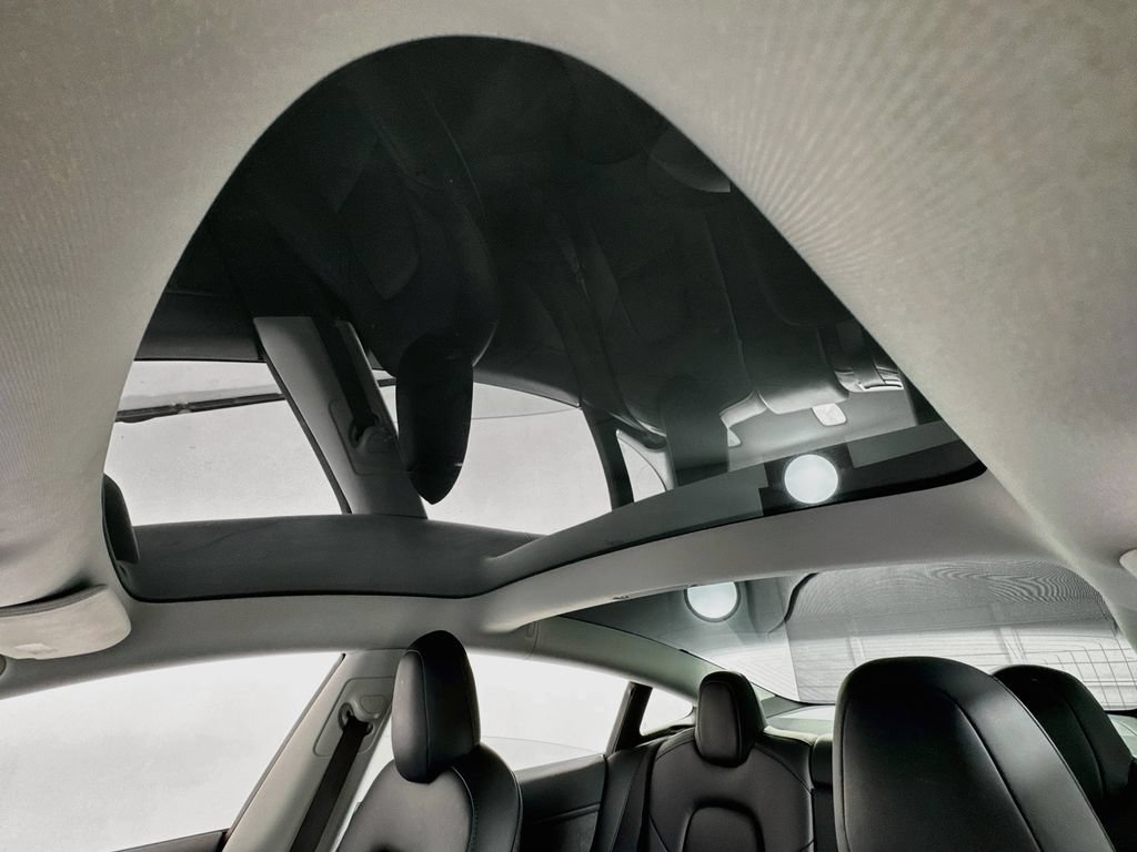 Used 2018 Tesla Model 3 Long Range RWD image 12
