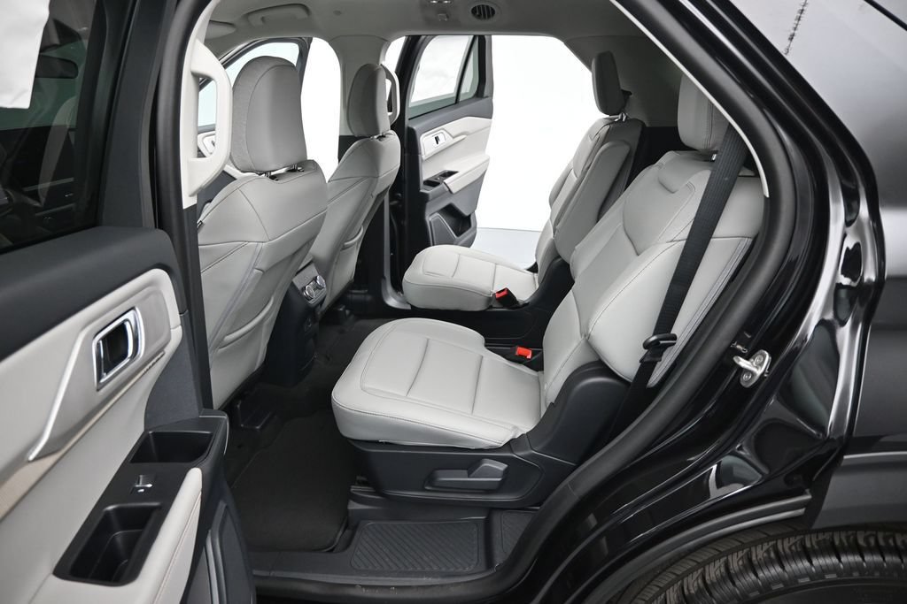 New 2026 Ford Explorer Active w/ Active Comfort Package RWD image 18