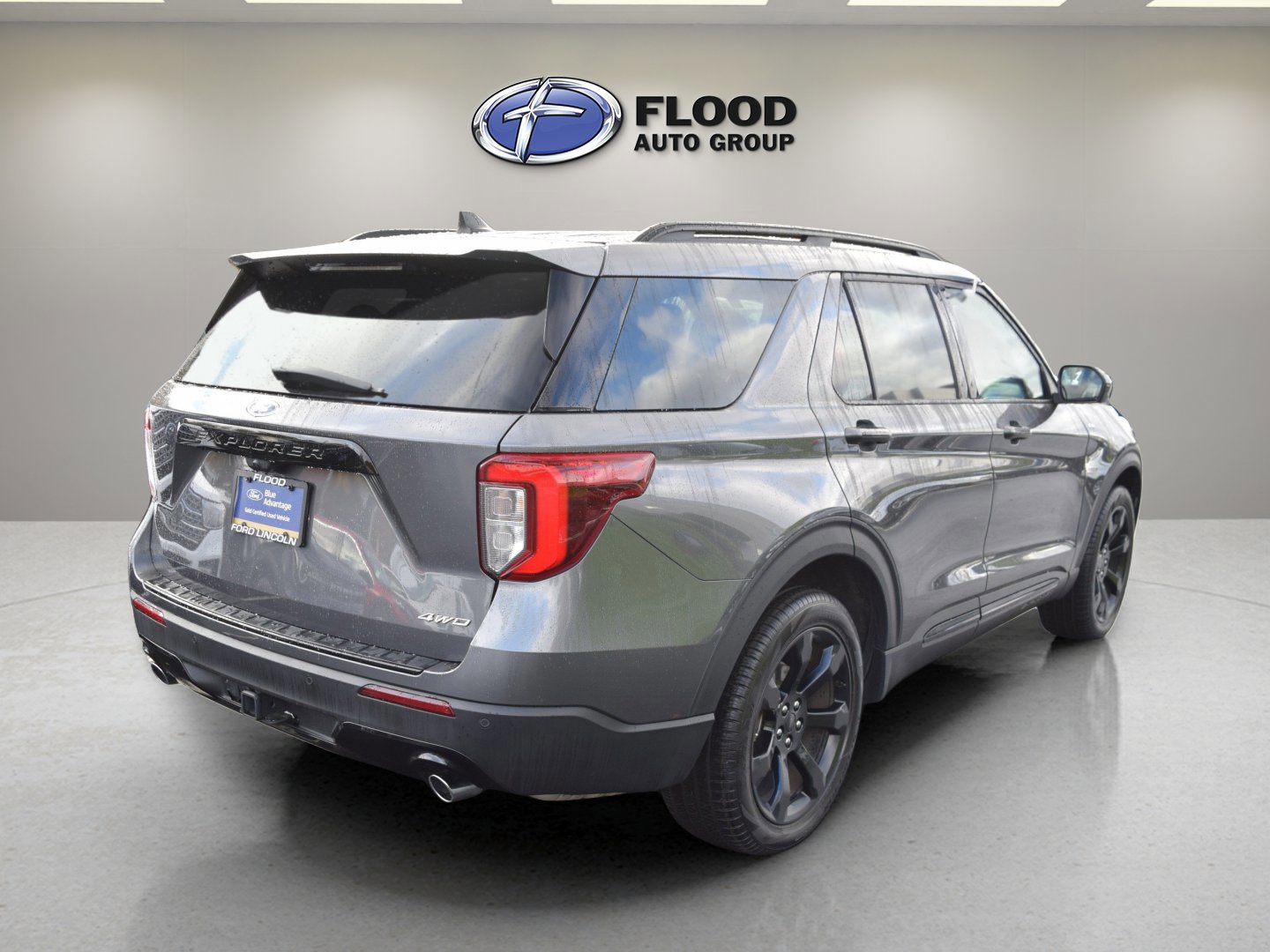 Certified 2024 Ford Explorer ST-Line w/ Class IV Trailer Tow Package image 4