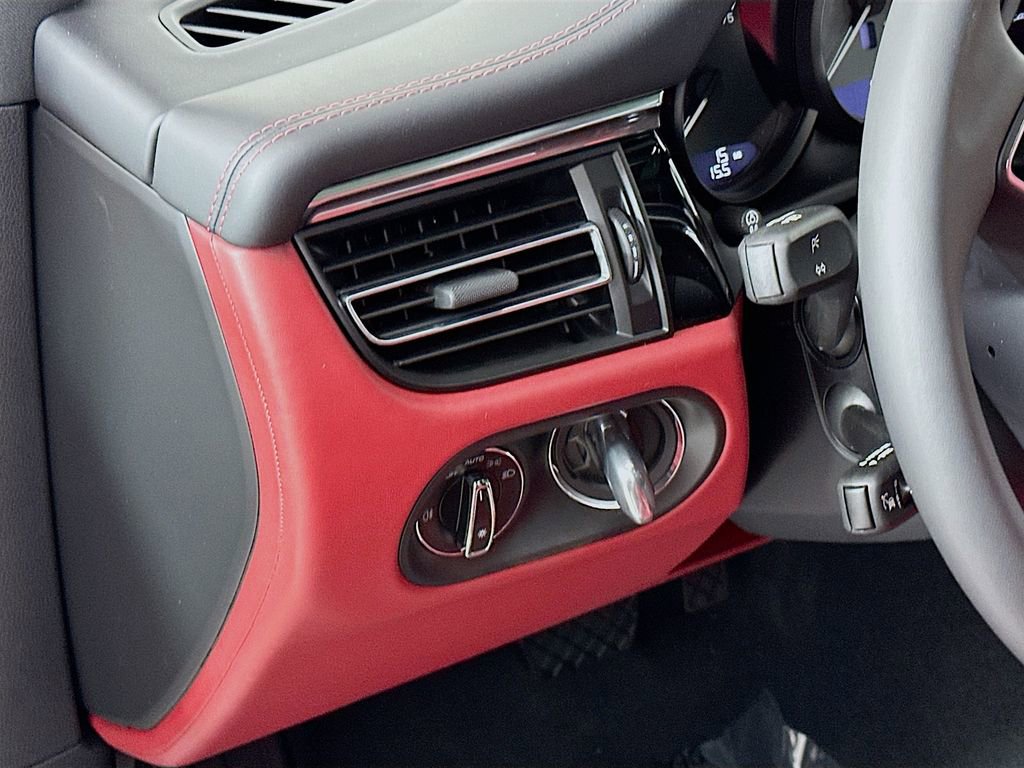 New 2026 Porsche Macan S image 11