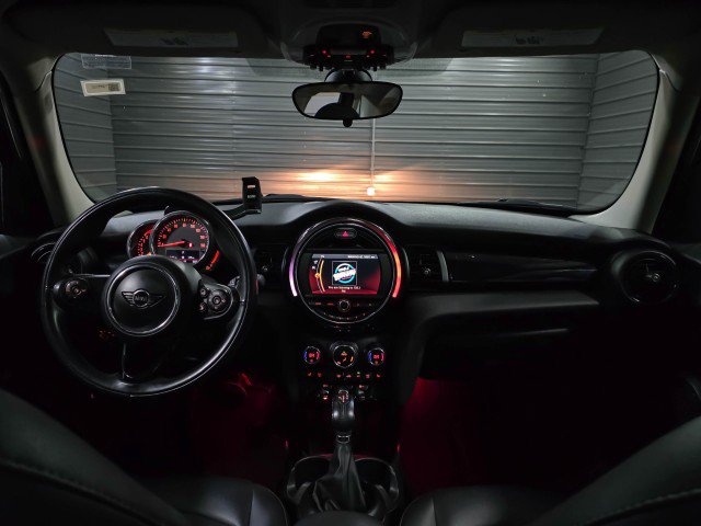 Used 2019 MINI Cooper 4-Door Hardtop image 12
