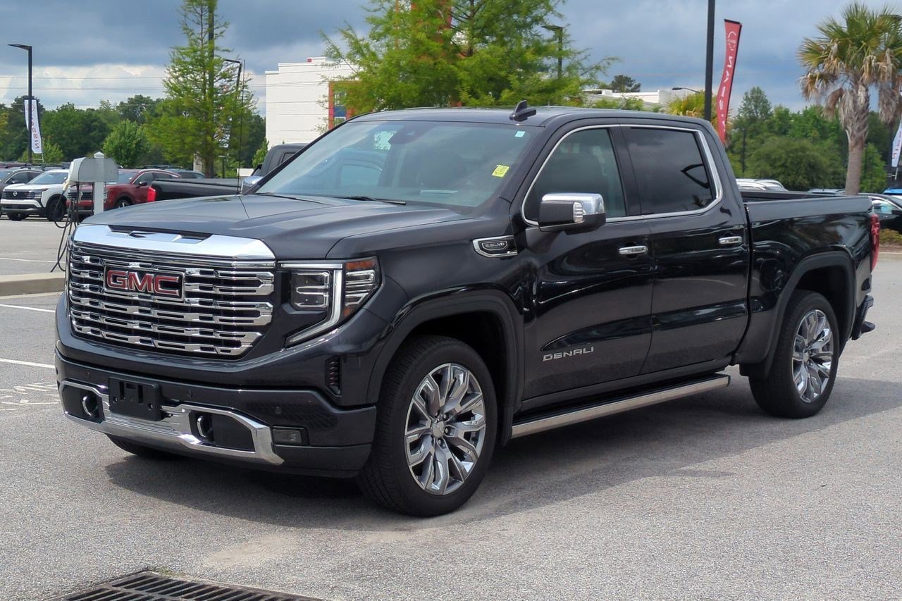 Used 2024 GMC Sierra 1500 Denali w/ Denali Reserve Package AWD/4WD image 8