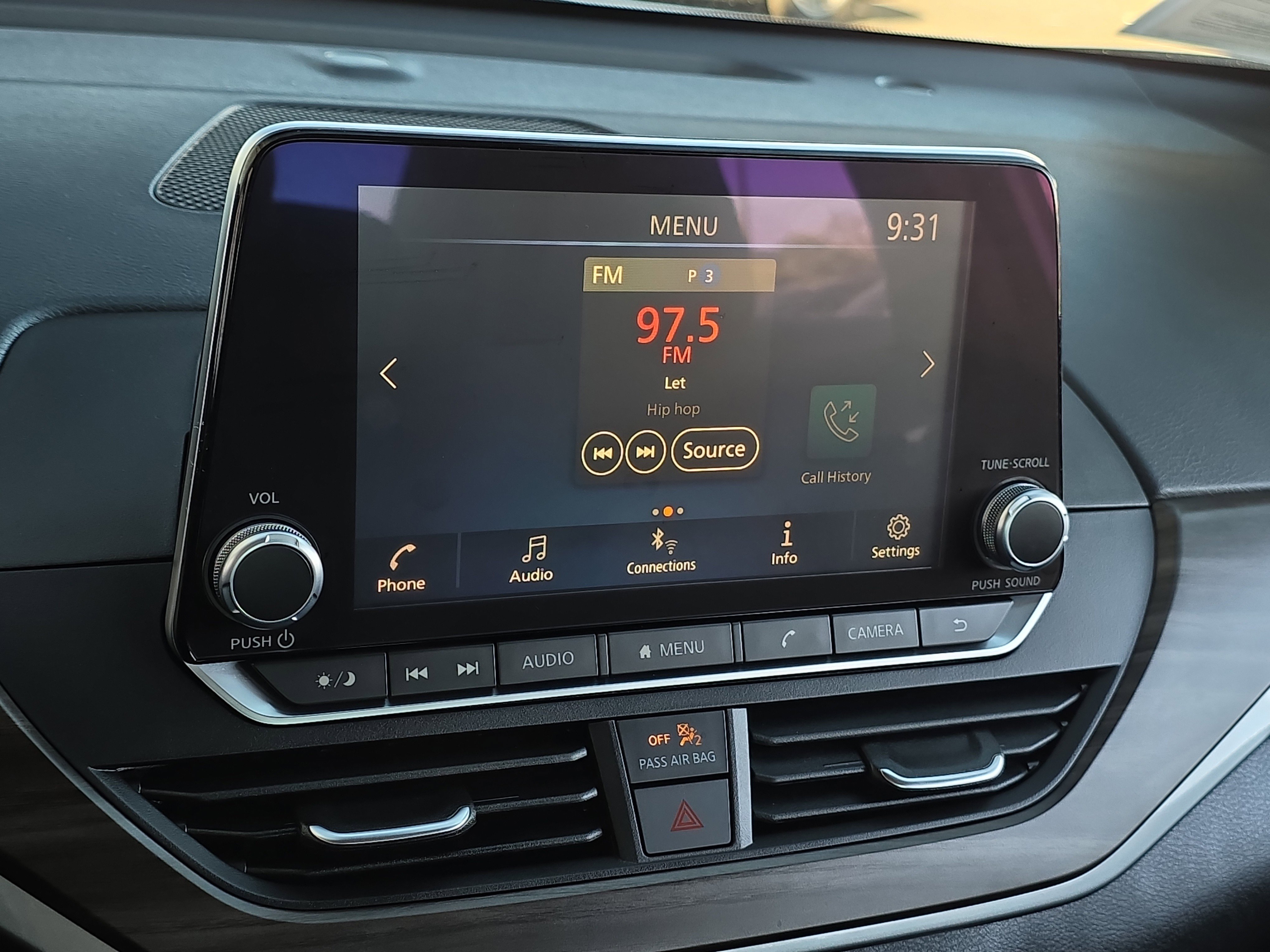 Used 2024 Nissan Altima 2.5 SV image 19