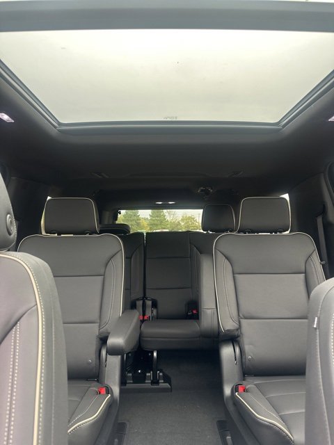 New 2026 Chevrolet Suburban Premier image 33