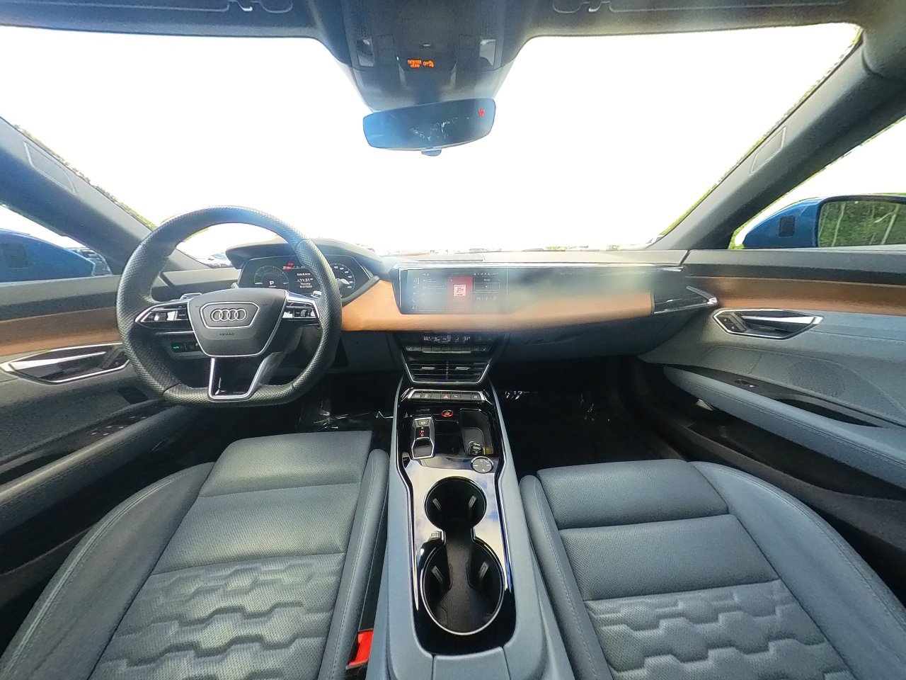 Used 2024 Audi e-tron GT Premium Plus image 64