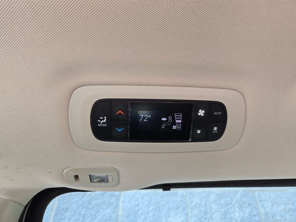 Used 2021 Chrysler Pacifica Touring-L w/ Uconnect Theater Family Group AWD/4WD image 40